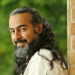 Parvaz Homay – Man Asheghtarin Mard Roye Zaminam (Live)